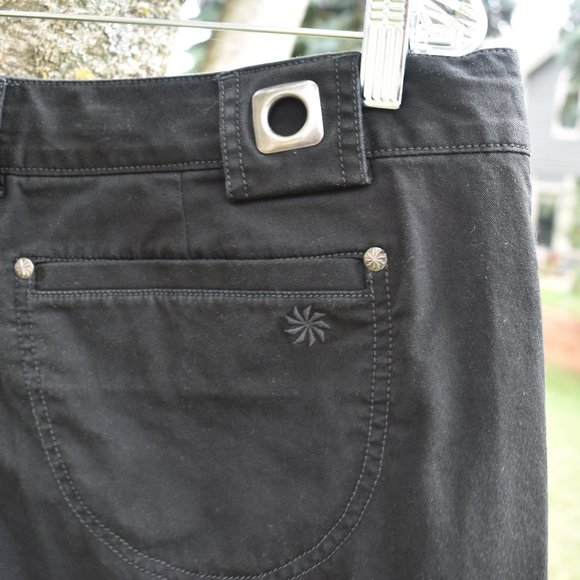 Athleta Hiking Shorts Black Silver - Picture 4 of 6